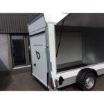 Reboque de Oficina C300 com Porta Traseira e Lateral - Image 4
